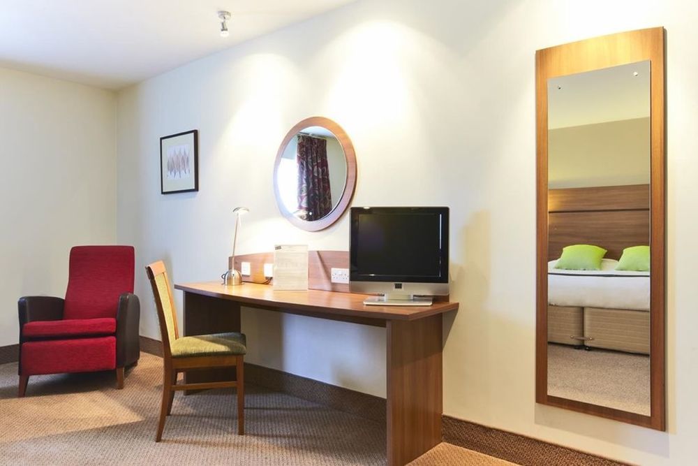 Premier Inn Glasgow Braehead Zewnętrze zdjęcie