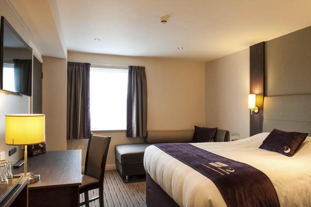 Premier Inn Glasgow Braehead Zewnętrze zdjęcie