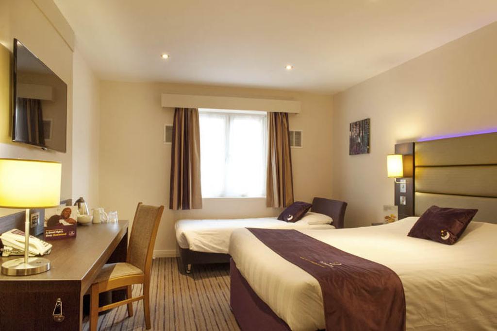 Premier Inn Glasgow Braehead Zewnętrze zdjęcie